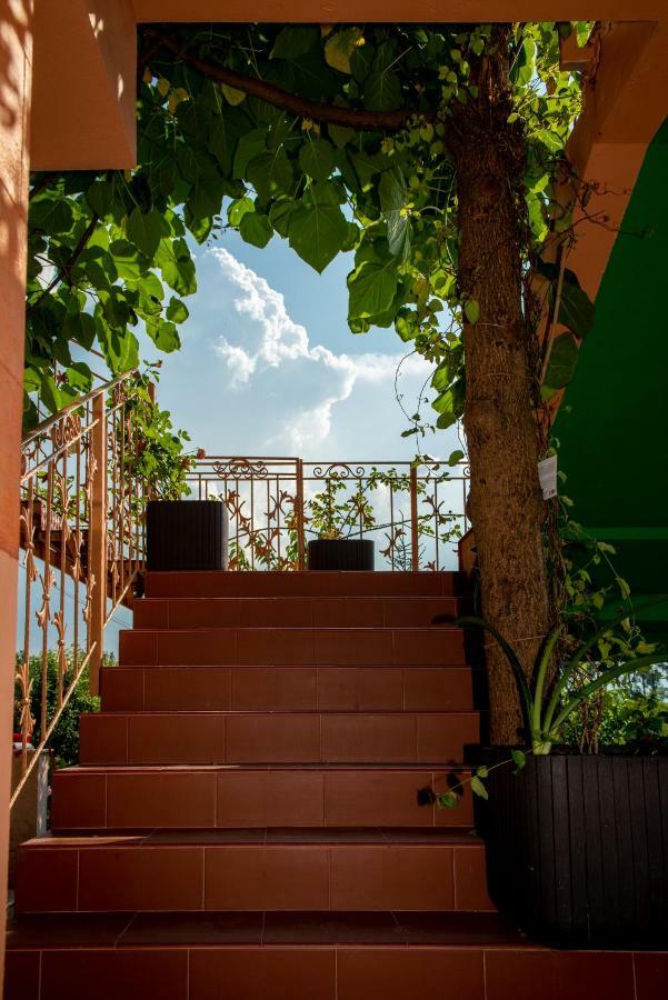 Casa De Sub Magura Hotel Simeria Exterior photo
