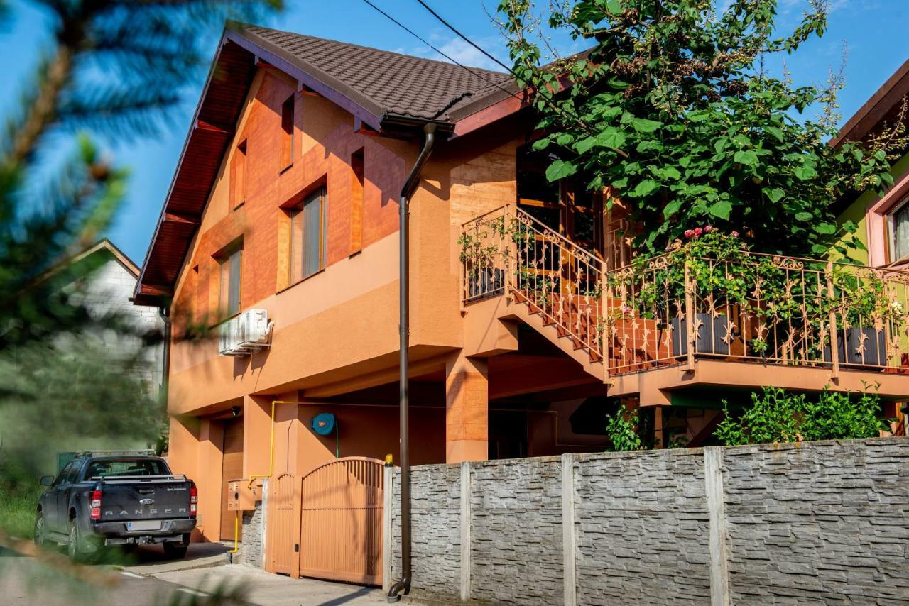 Casa De Sub Magura Hotel Simeria Exterior photo